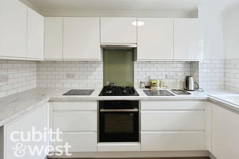 3 bedroom townhouse to rent, AVAILABLE WITH NO DEPOSITBucklers Court Portsmouth PO2