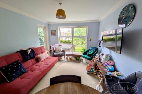 2 bedroom apartment for sale, Spacious Flat, Richmond Park Road