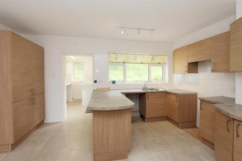 4 bedroom detached bungalow to rent, Dragons Hill, Lyme Regis