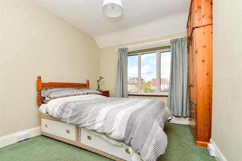 10 Orchard Road, Reigate, RH2 0PA