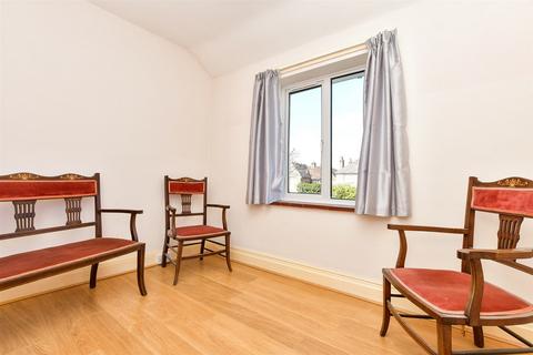 10 Orchard Road, Reigate, RH2 0PA