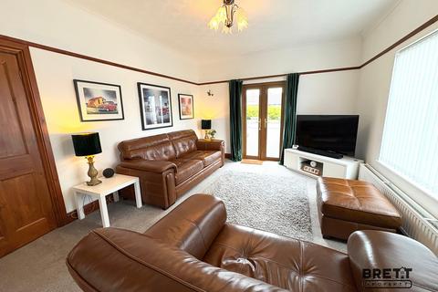 3 bedroom detached bungalow for sale, Carmarthen Road, Kilgetty, Pembrokeshire. SA68 0UJ