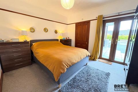 3 bedroom detached bungalow for sale, Carmarthen Road, Kilgetty, Pembrokeshire. SA68 0UJ