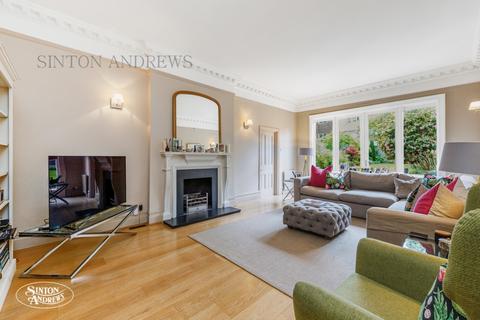 6 Amherst Road, London, W13 8ND