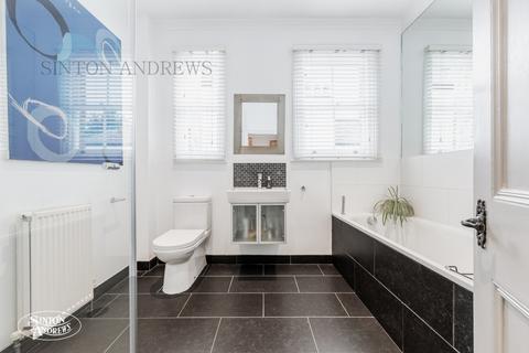 6 Amherst Road, London, W13 8ND