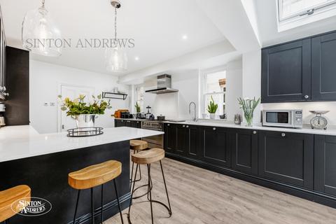 6 Amherst Road, London, W13 8ND