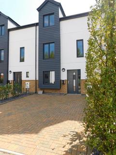 4 bedroom terraced house to rent, Shrewsbury, SY3