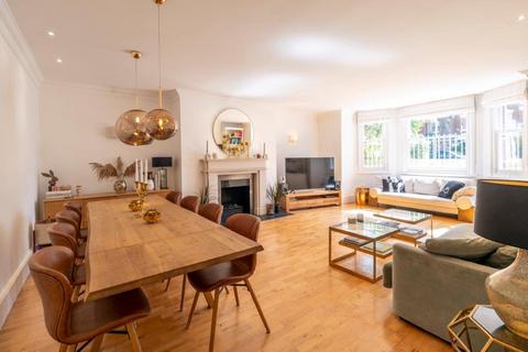 3 bedroom apartment for sale, Belsize Avenue, Belsize Park, London, NW3