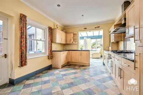 Kings Road West, Swanage BH19