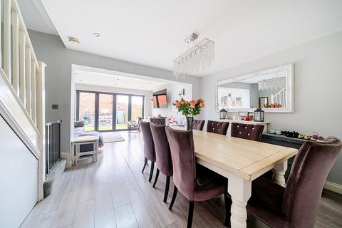 4 Hellen Way, South Oxhey, Watford, WD19 6HW