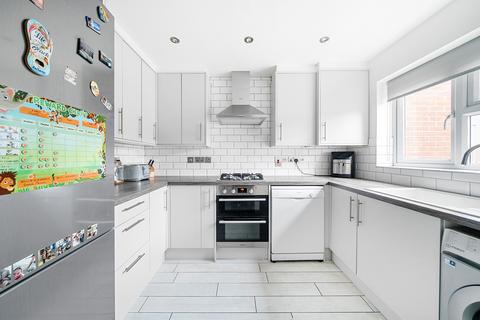 4 Hellen Way, South Oxhey, Watford, WD19 6HW