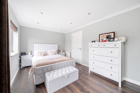 4 Hellen Way, South Oxhey, Watford, WD19 6HW