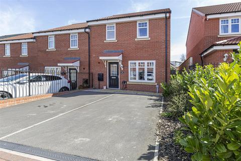 3 bedroom townhouse for sale, Francis View, Fixby