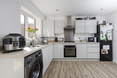 3 bedroom townhouse for sale, Francis View, Fixby
