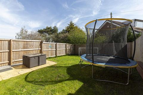 3 bedroom townhouse for sale, Francis View, Fixby
