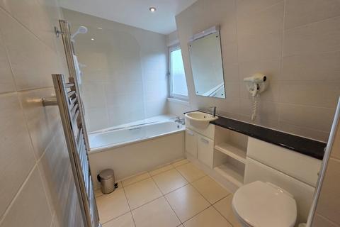3 bedroom flat to rent, Whitehall Place, City Centre, Aberdeen, AB25