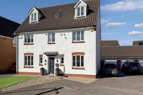 6 bedroom detached house for sale