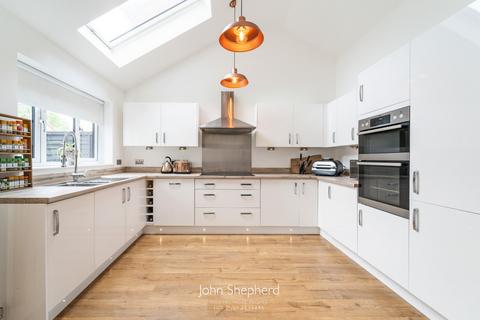 2 bedroom semi-detached house for sale, Tilesford Close, Shirley, Solihull, West Midlands, B90