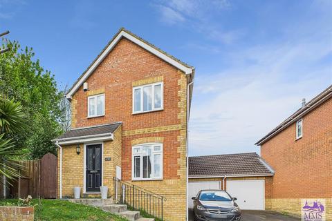 3 bedroom link detached house for sale, Rosemount Court, Strood