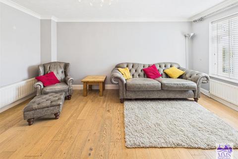 3 bedroom link detached house for sale, Rosemount Court, Strood