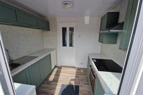 2 bedroom flat to rent, Trentham Avenue, Long Benton, Newcastle Upon Tyne