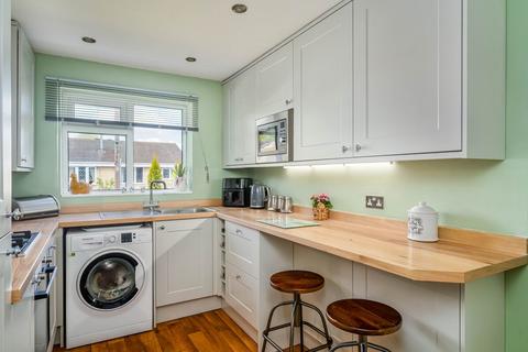 7 Adwalton Close, Drighlington, Bradford, BD11 1DQ