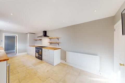 3 bedroom townhouse to rent, Queen Street, Stamford