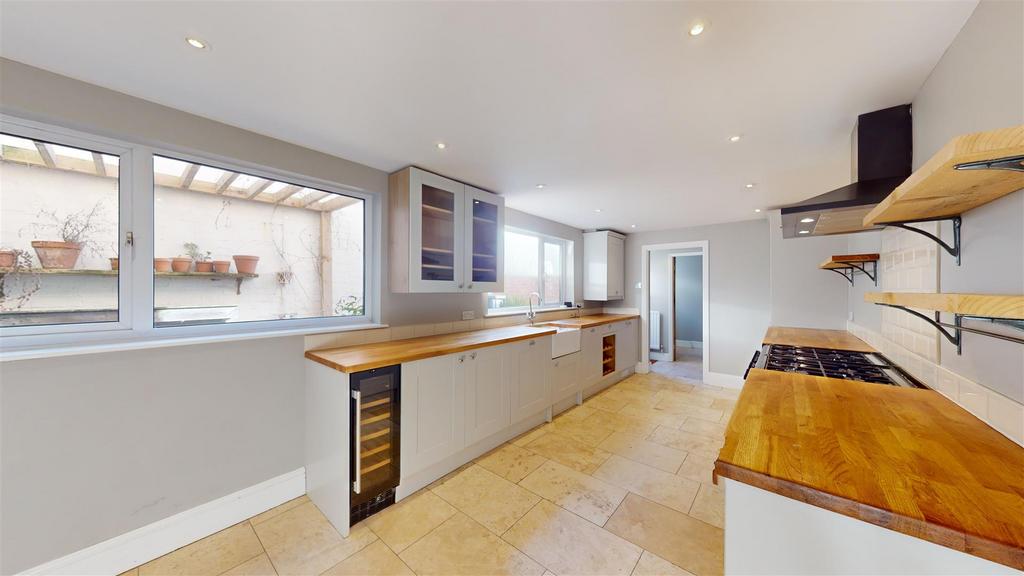 50-Queens-St-10252023 194153.jpg
