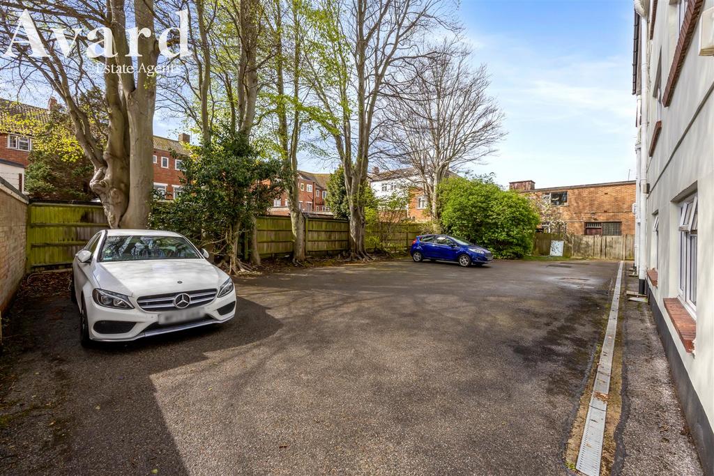 Bruce Avenue, Eleanor Court, 5-016.jpg
