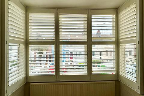 Flat 4, 18 Grantham Road, Brighton, BN1 6EE