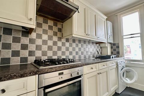 Flat 4, 18 Grantham Road, Brighton, BN1 6EE