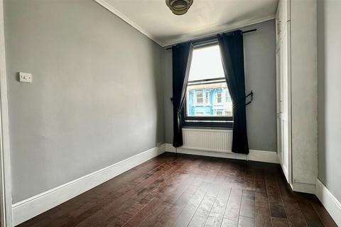 Flat 4, 18 Grantham Road, Brighton, BN1 6EE