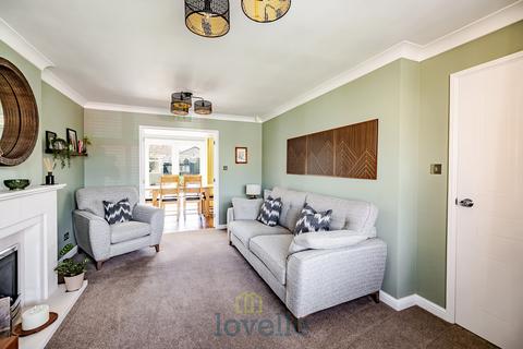 6 Aldwych Croft, New Waltham, Grimsby, DN36 4WB