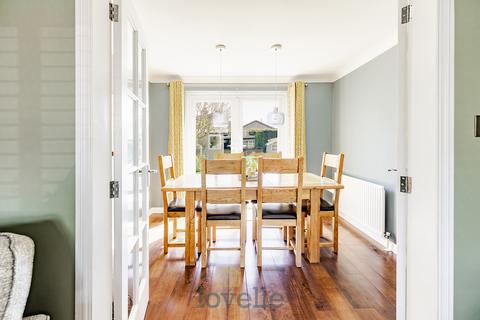 6 Aldwych Croft, New Waltham, Grimsby, DN36 4WB