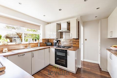 6 Aldwych Croft, New Waltham, Grimsby, DN36 4WB
