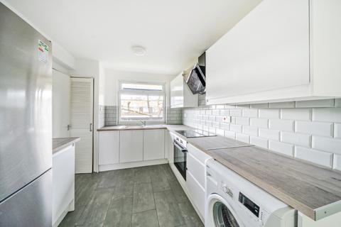 3 bedroom flat to rent, John Ruskin Street, London SE5