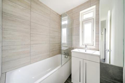 3 bedroom flat to rent, John Ruskin Street, London SE5