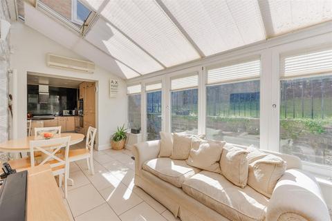 41 Downs Way, Tadworth, KT20 5DP