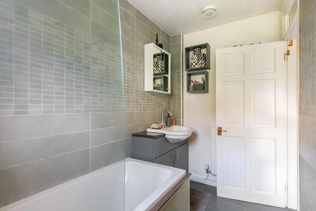 1 B0 R4 BR - Bathroom A.jpg