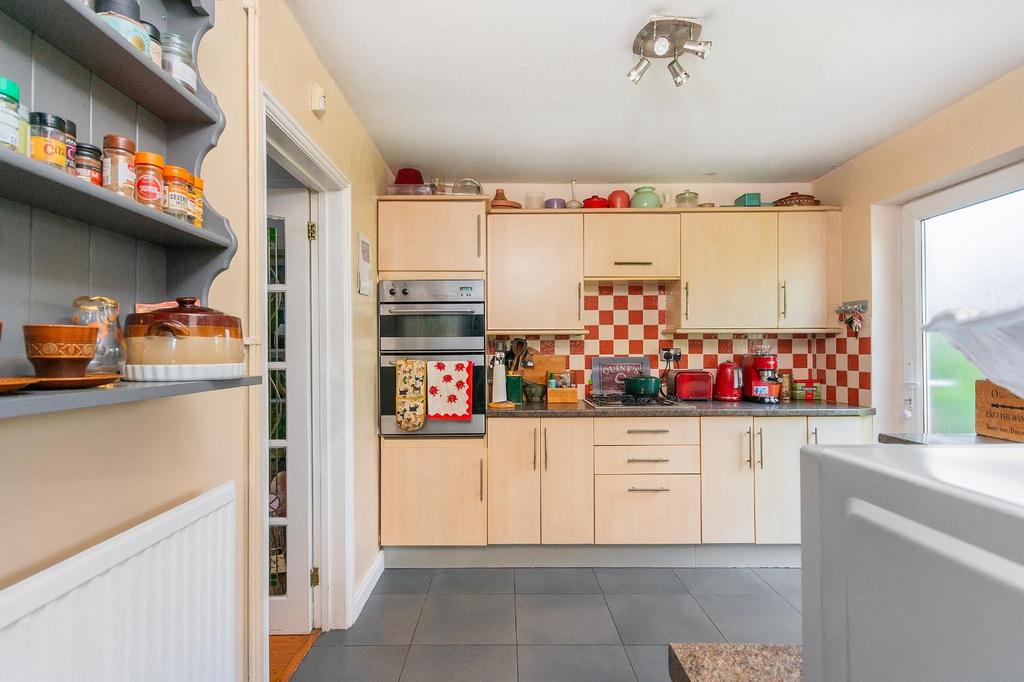 1 B0 R4 BR - Kitchen B.jpg