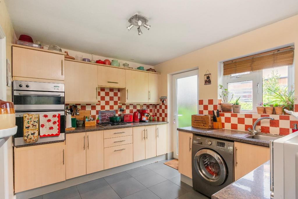 1 B0 R4 BR - Kitchen C.jpg