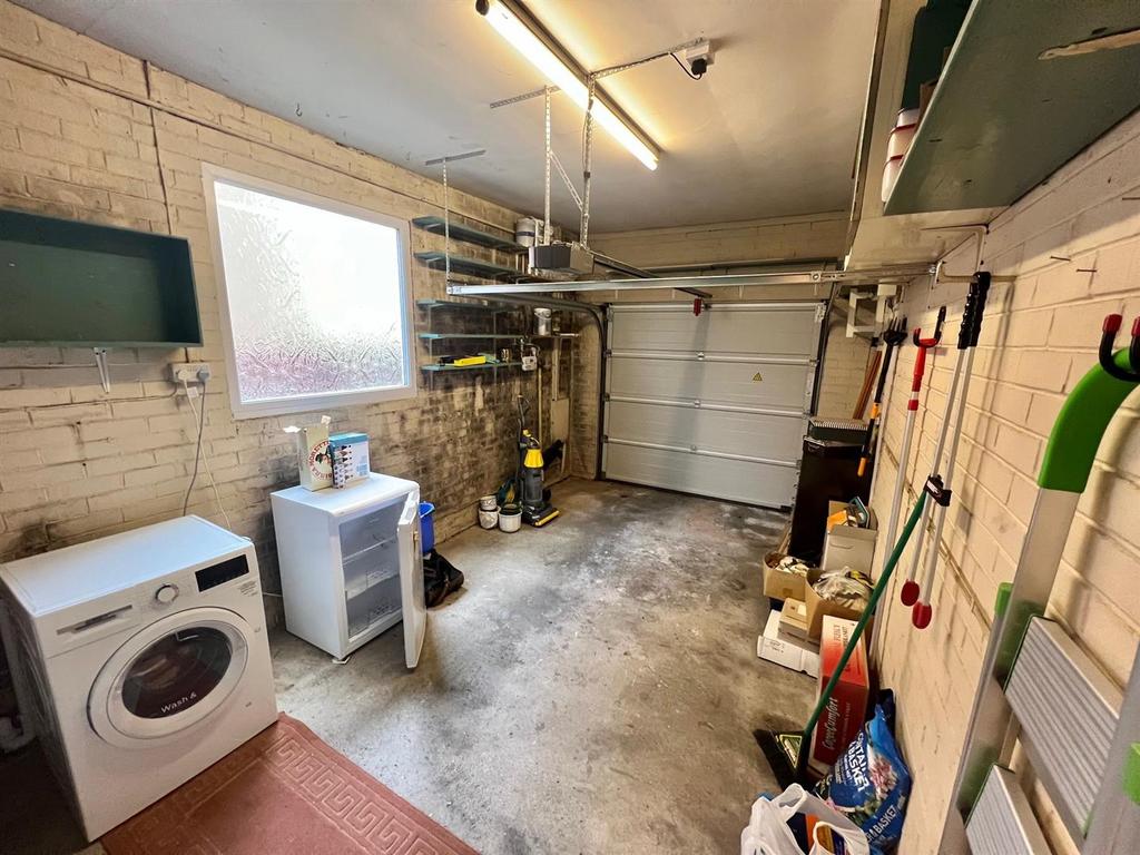 Garage.jpg