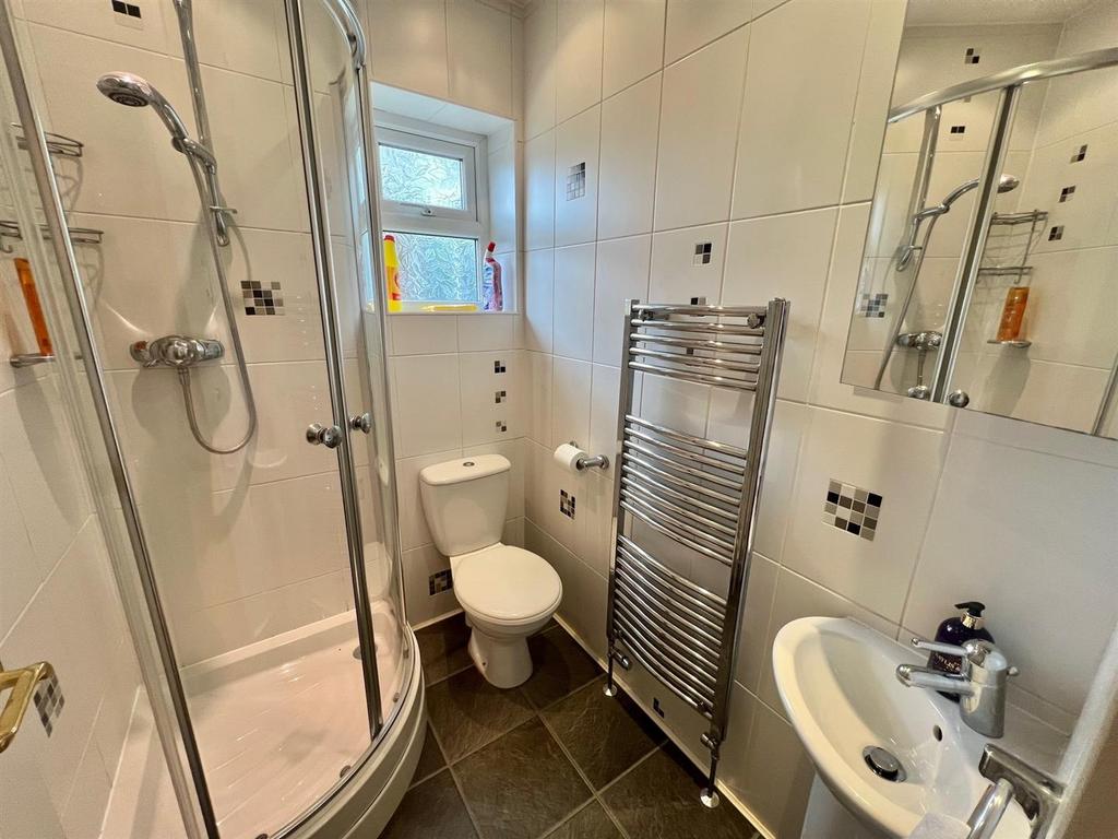 Bathroom2.jpg