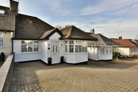 3 bedroom semi-detached bungalow to rent, Brackendale, Potters Bar, EN6