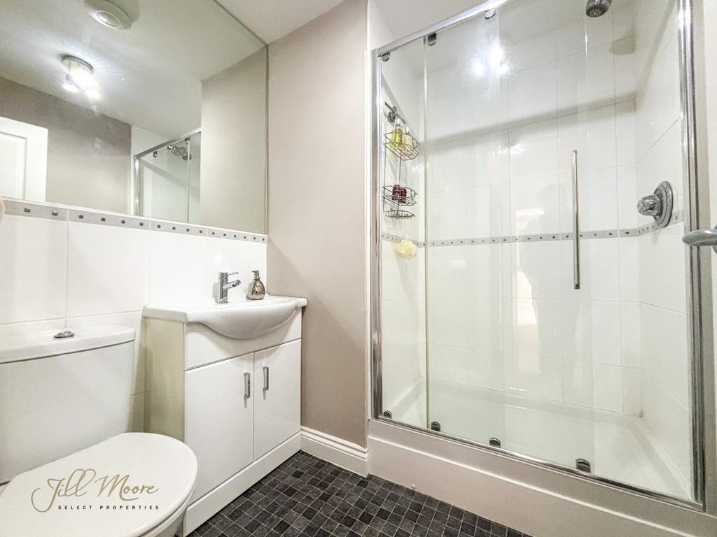 Bed 2 En-Suite
