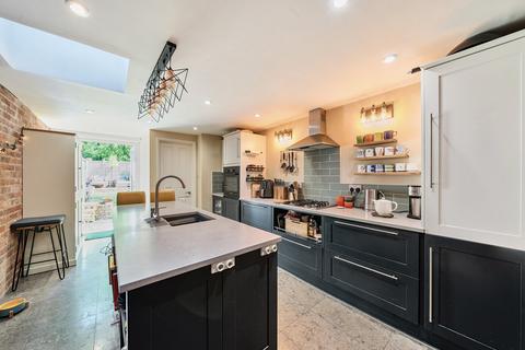 90 Puller Road, Barnet, EN5 4HD