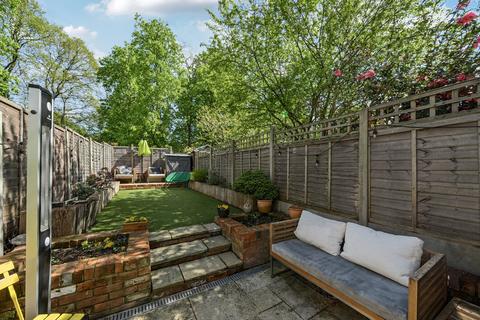 90 Puller Road, Barnet, EN5 4HD