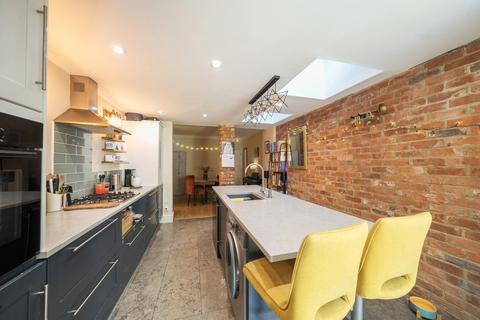 90 Puller Road, Barnet, EN5 4HD