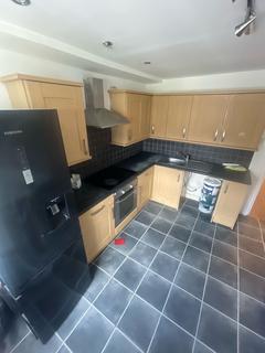 3 bedroom flat to rent, Leeds LS3