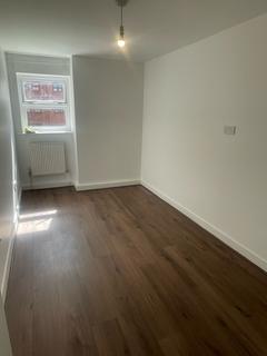 3 bedroom flat to rent, Leeds LS3